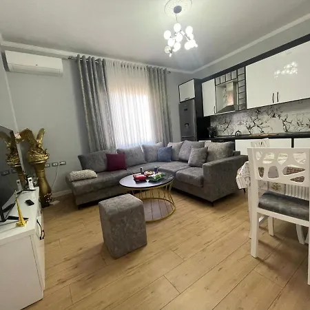 Luxuryapt/kingbed/bathtub/homeoffice/53inchsmarttv * Tirana